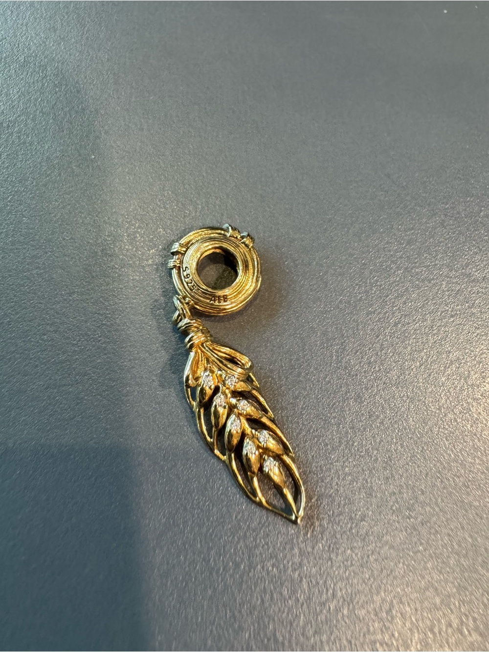 Pandora Shine Wheat Sheaf Pave Feather Dangle Charm, 18k gold-plated (S925)